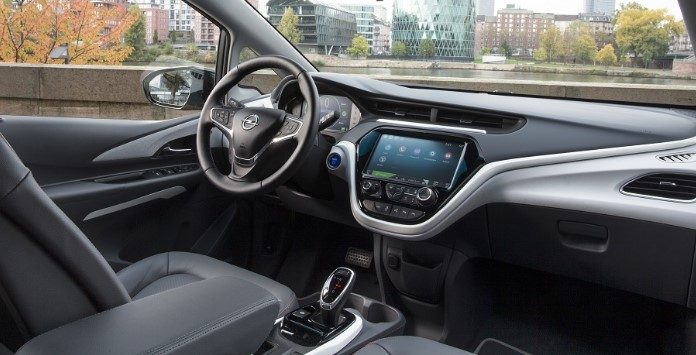 Opel apresenta novo modelo elétrico Ampera-e com autonomia para 520 km