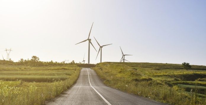 emprego-energia-eolica-estrada