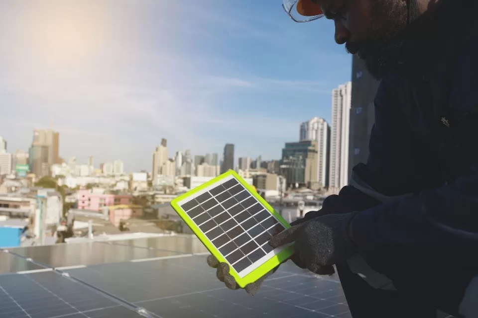 Energias Renováveis - Painéis Solares Fotovoltaicos