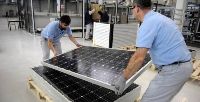 Argélia inaugura mega fábrica de painéis solares fotovoltaicos