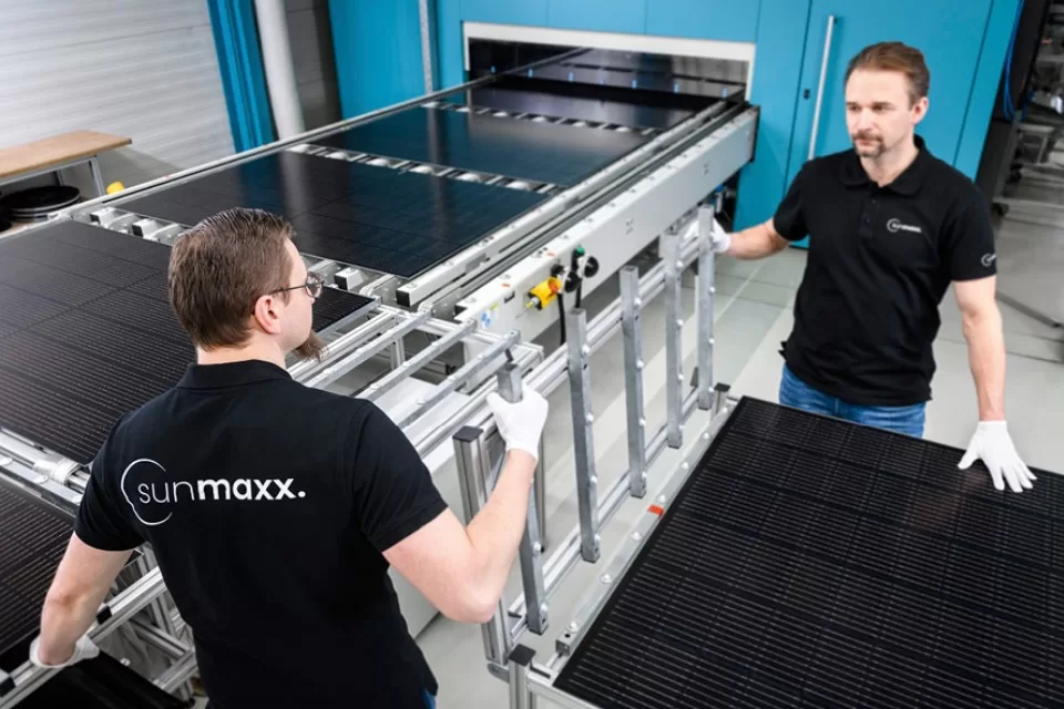 Sunmaxx - Módulos solares fotovoltaico-térmicos (PVT)