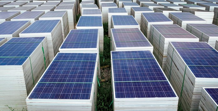 Photovoltaic solar panels recycling